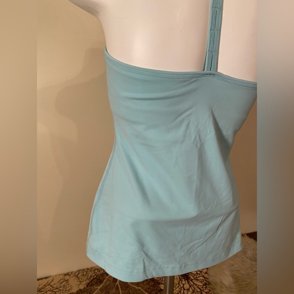 Tonic Active Yoga Top with Built in Shelf Bra Size Medium in EUC - Picture 6 of 7